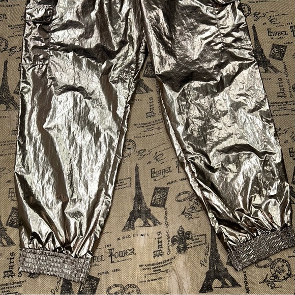 Victoria'S Secret Sport NWT! Bronze Metallic Cargo Jogger Pants Size L - Picture 3 of 15